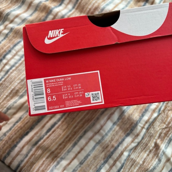 Women’s nike dunk low sand drift - Picture 3 of 4